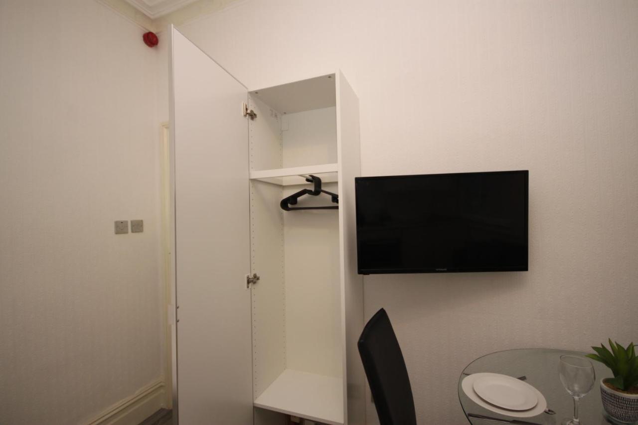 Barton Beachside - Stylish Studio Apartment, Double & Single - Central Beach & Promenade Location - Over 21'S, Family Friendly Only, Id Required Blackpool Exterior foto