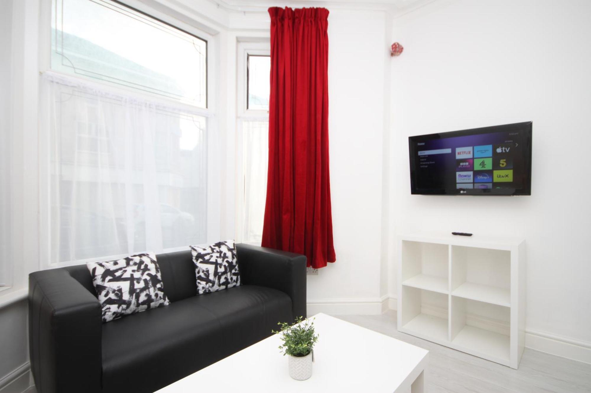 Barton Beachside - Stylish Studio Apartment, Double & Single - Central Beach & Promenade Location - Over 21'S, Family Friendly Only, Id Required Blackpool Exterior foto
