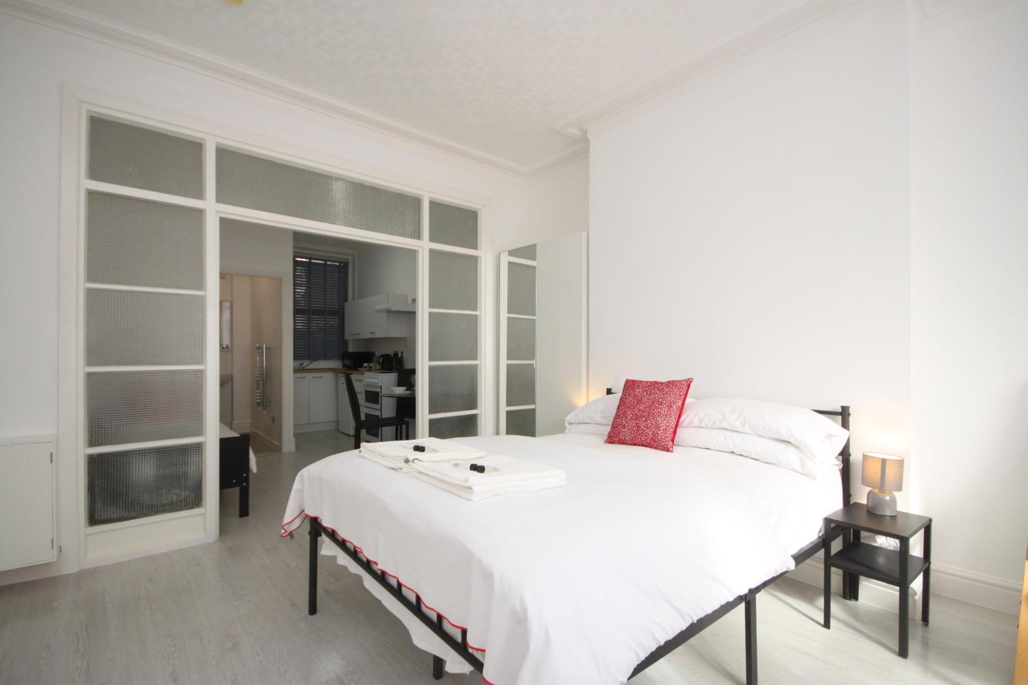 Barton Beachside - Stylish Studio Apartment, Double & Single - Central Beach & Promenade Location - Over 21'S, Family Friendly Only, Id Required Blackpool Zimmer foto