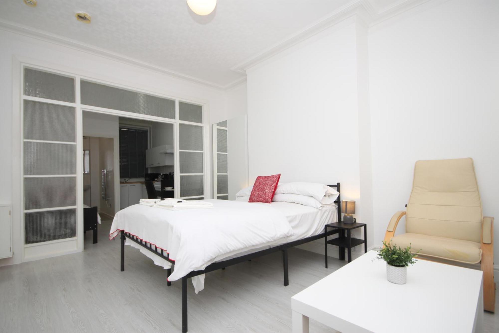 Barton Beachside - Stylish Studio Apartment, Double & Single - Central Beach & Promenade Location - Over 21'S, Family Friendly Only, Id Required Blackpool Zimmer foto