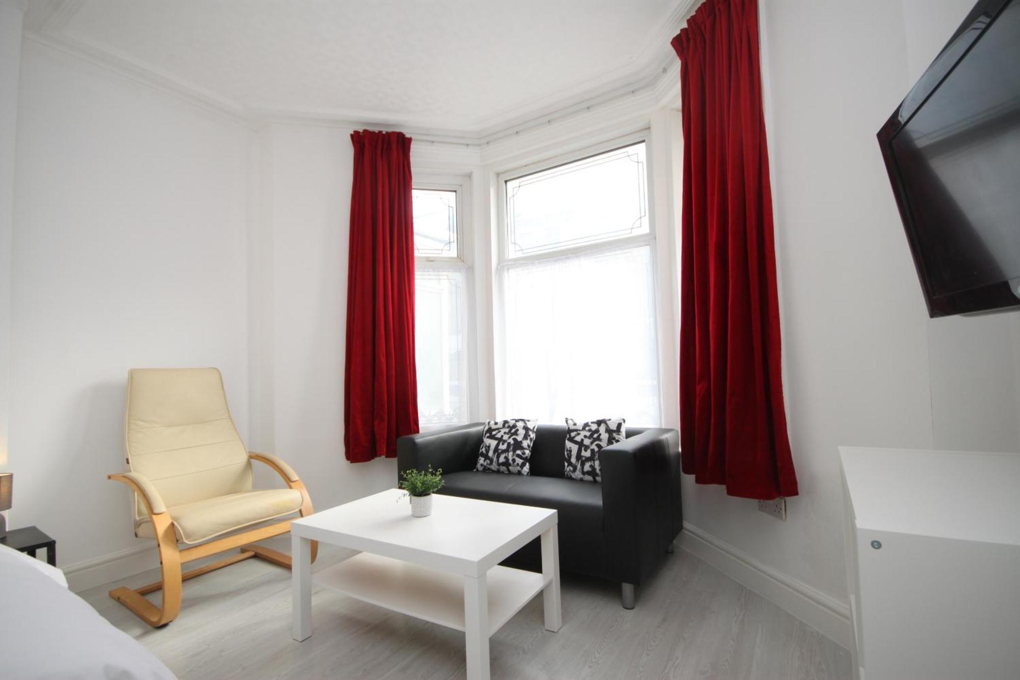 Barton Beachside - Stylish Studio Apartment, Double & Single - Central Beach & Promenade Location - Over 21'S, Family Friendly Only, Id Required Blackpool Zimmer foto