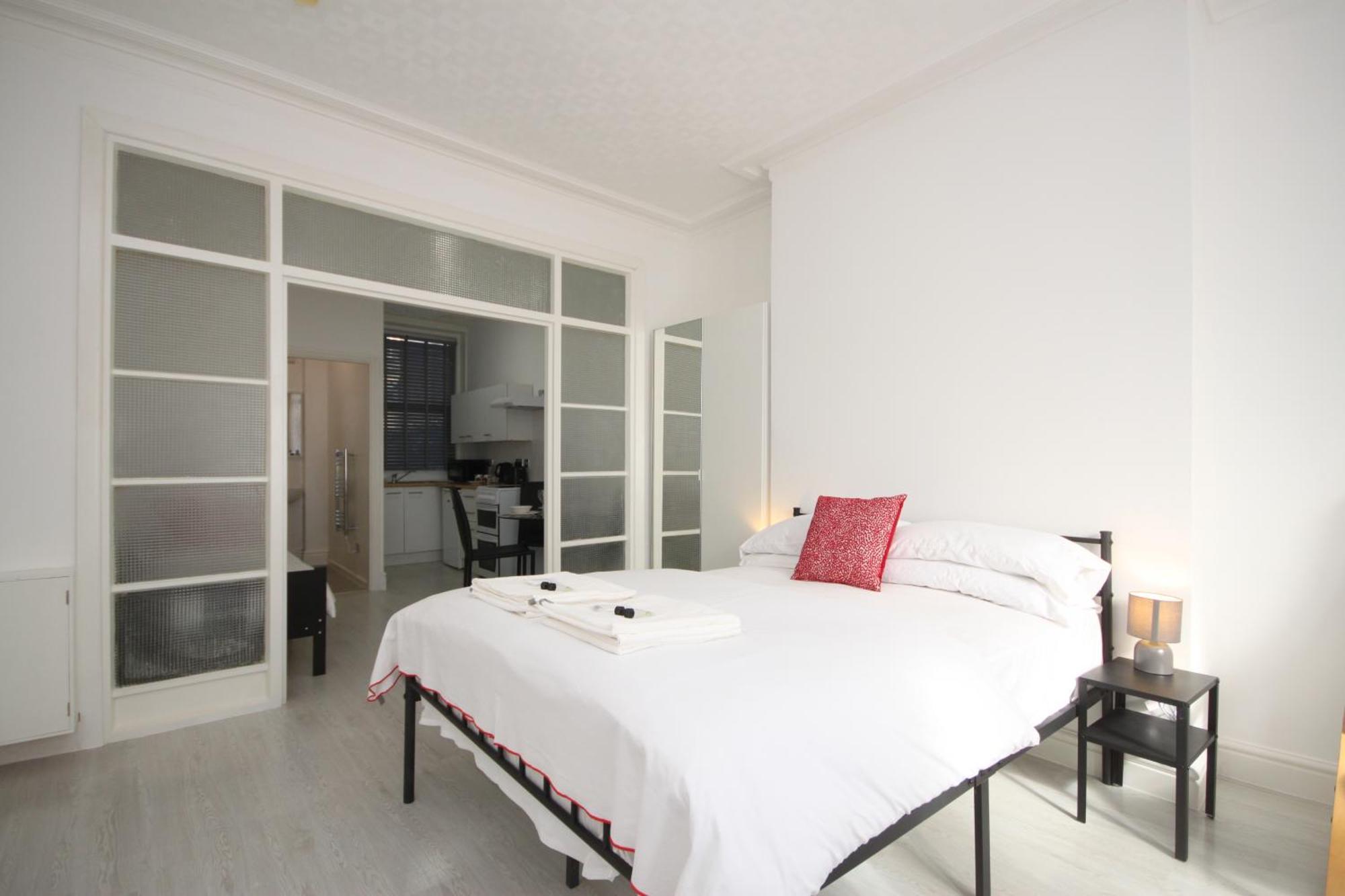 Barton Beachside - Stylish Studio Apartment, Double & Single - Central Beach & Promenade Location - Over 21'S, Family Friendly Only, Id Required Blackpool Exterior foto